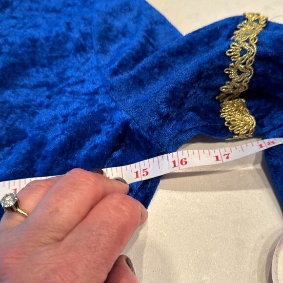 Wishcraft women’s costume size 15, see measurements logo in front needs tape. - Picture 3 of 8